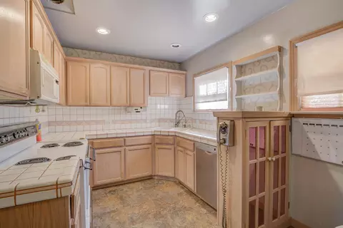 774 Lakeview Dr, Redding, CA 96001 photo 27