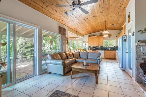 15006 Diggins Way, Redding, CA 96001 photo 9