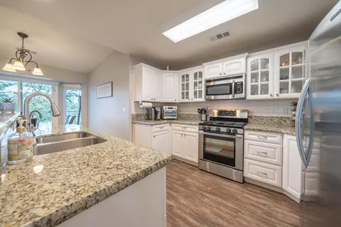 2820 Donner Ct, Redding, CA 96001 photo 14