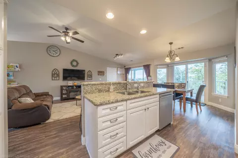 2820 Donner Ct, Redding, CA 96001 photo 15