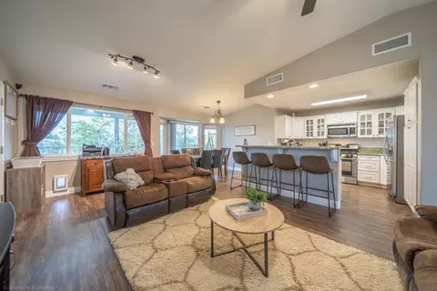 2820 Donner Ct, Redding, CA 96001 photo 8