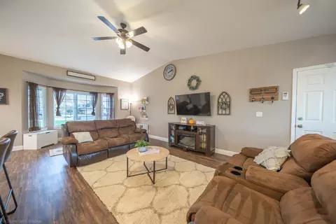 2820 Donner Ct, Redding, CA 96001 photo 5