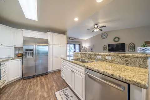 2820 Donner Ct, Redding, CA 96001 photo 13