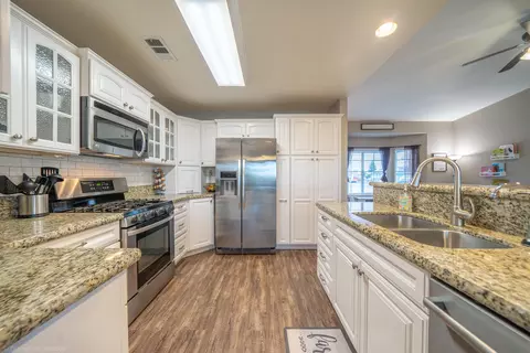 2820 Donner Ct, Redding, CA 96001 photo 11