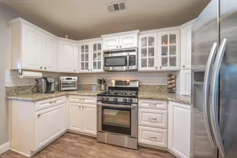 2820 Donner Ct, Redding, CA 96001 photo 10