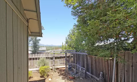 638 Volcano Vw, Redding, CA 96003 photo 15