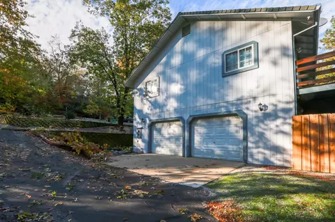 12129 Perry Dr, Redding, CA 96003 photo 4