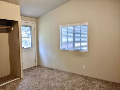 1915 Kenyon Dr, Redding, CA 96001 photo 3
