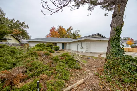 1970 Shasta Pines Way, Redding, CA 96002 photo 3