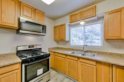 2131 Grape Ave, Redding, CA 96001 photo 3