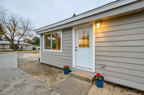 5638 Jubilee St, Redding, CA 96001 photo 2