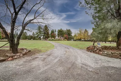 28406 Whippoorwill Cir, Shingletown, CA 96088 photo 2