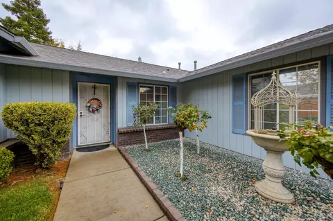 1963 Catherine Way, Redding, CA 96002 photo 2