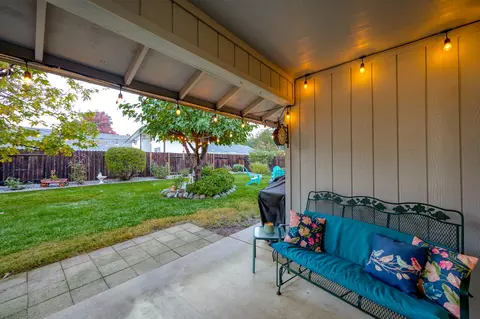 1963 Catherine Way, Redding, CA 96002 photo 40