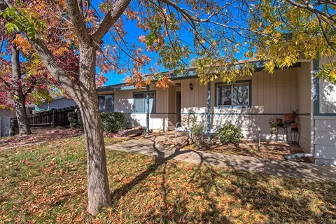 2748 Camulos Way, Redding, CA 96002 photo 2