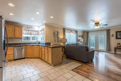 3478 Capricorn Ave, Redding, CA 96002 photo 8