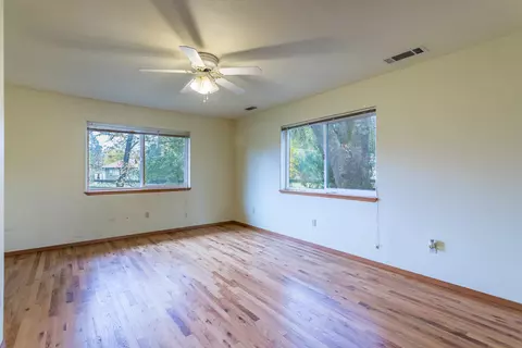 5860 Wildwood Dr, Redding, CA 96001 photo 5