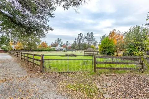 5860 Wildwood Dr, Redding, CA 96001 photo 16