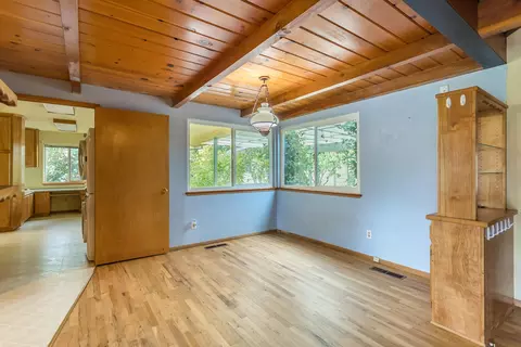 5860 Wildwood Dr, Redding, CA 96001 photo 3