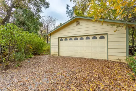 5860 Wildwood Dr, Redding, CA 96001 photo 12