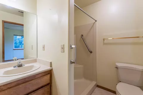5860 Wildwood Dr, Redding, CA 96001 photo 7