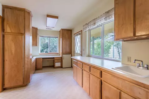 5860 Wildwood Dr, Redding, CA 96001 photo 11