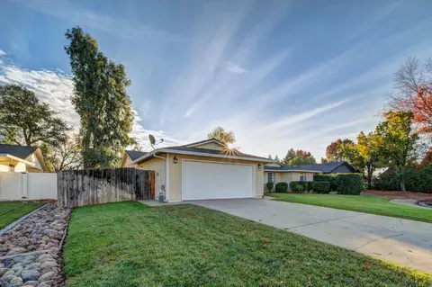 2919 Camulos Way, Redding, CA 96002 photo 2