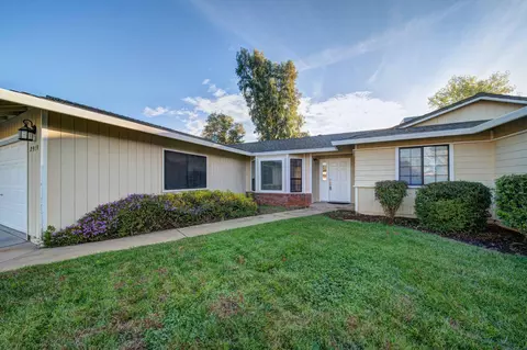 2919 Camulos Way, Redding, CA 96002 photo 3