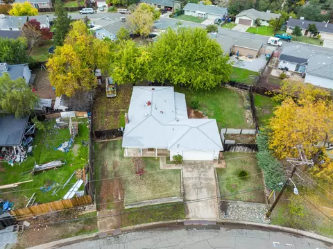 1222 Scenic Way, Redding, CA 96001 photo 4