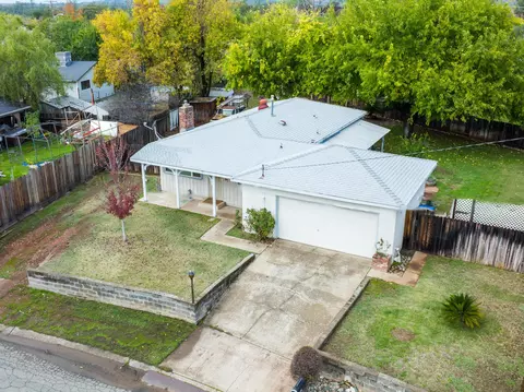 1222 Scenic Way, Redding, CA 96001 photo 1