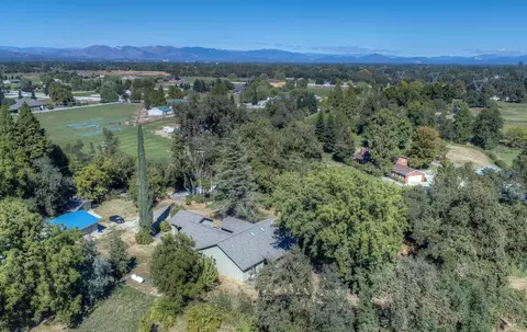 19837 Valley Ln, Redding, CA 96002 photo 6