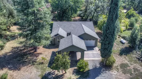 19837 Valley Ln, Redding, CA 96002 photo 1