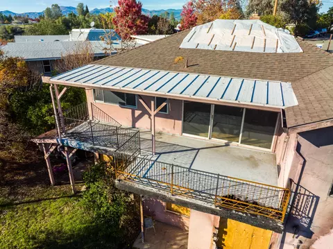 373 Pearl St, Redding, CA 96003 photo 4