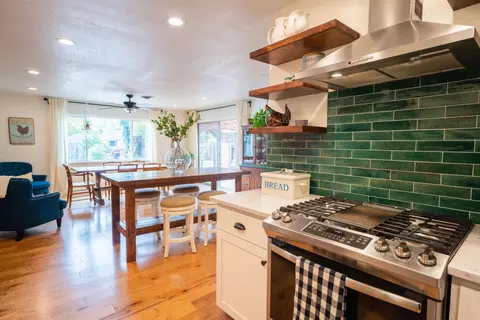 701 Gold, Redding, CA 96001 photo 5