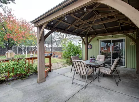 6886 Yvonne Ct, Redding, CA 96001 photo 22