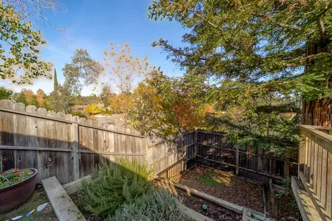 5268 Mica Ct, Redding, CA 96003 photo 28