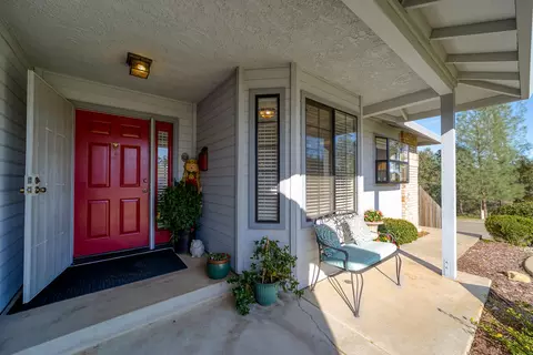 5268 Mica Ct, Redding, CA 96003 photo 2