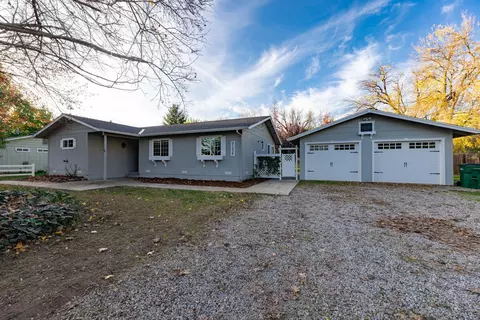 21238 Shelly Ln, Anderson, CA 96007 photo 2