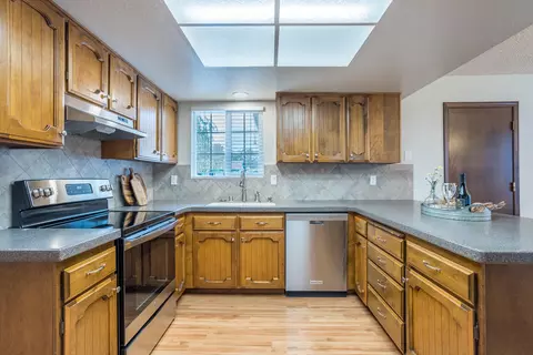 3505 Lagoon Dr, Redding, CA 96001 photo 17