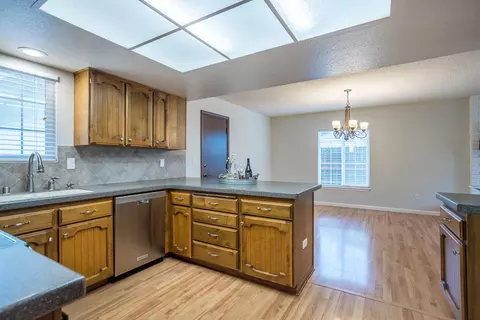 3505 Lagoon Dr, Redding, CA 96001 photo 16