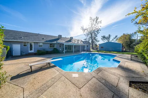 11782 Neal Ln, Redding, CA 96003 photo 5