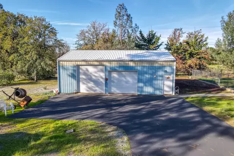 11782 Neal Ln, Redding, CA 96003 photo 4