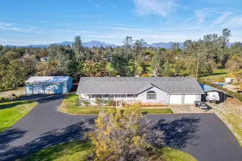 11782 Neal Ln, Redding, CA 96003 photo 2