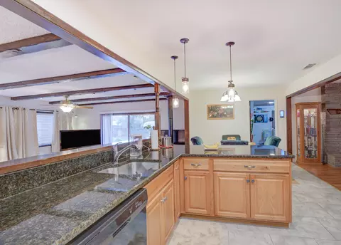 1712 Cascade Ln, Redding, CA 96002 photo 1