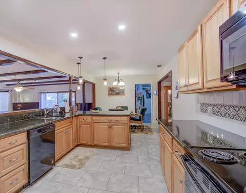 1712 Cascade Ln, Redding, CA 96002 photo 4