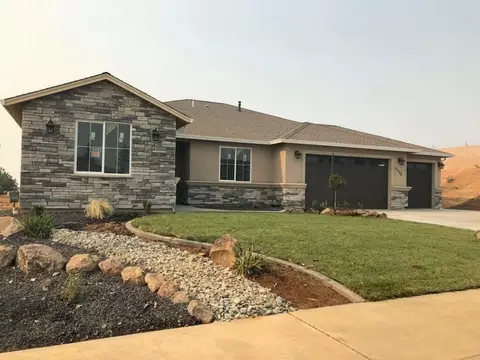 948 Albion Ave, Redding, CA 96003 photo 1