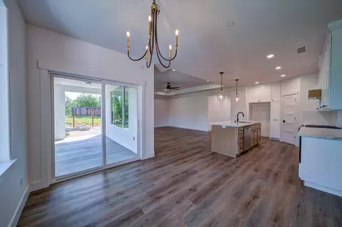 995 Bellagio Ter, Redding, CA 96003 photo 9