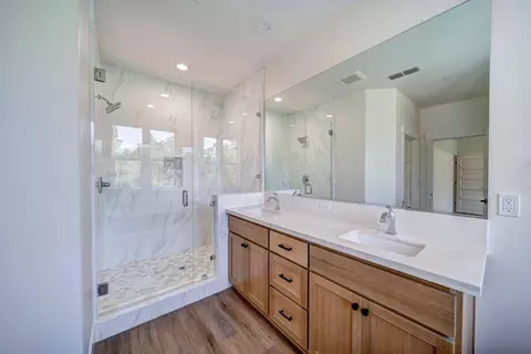 995 Bellagio Ter, Redding, CA 96003 photo 3