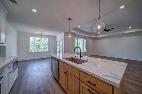 995 Bellagio Ter, Redding, CA 96003 photo 8