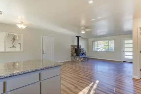 19011 Freda Ln, Redding, CA 96003 photo 14